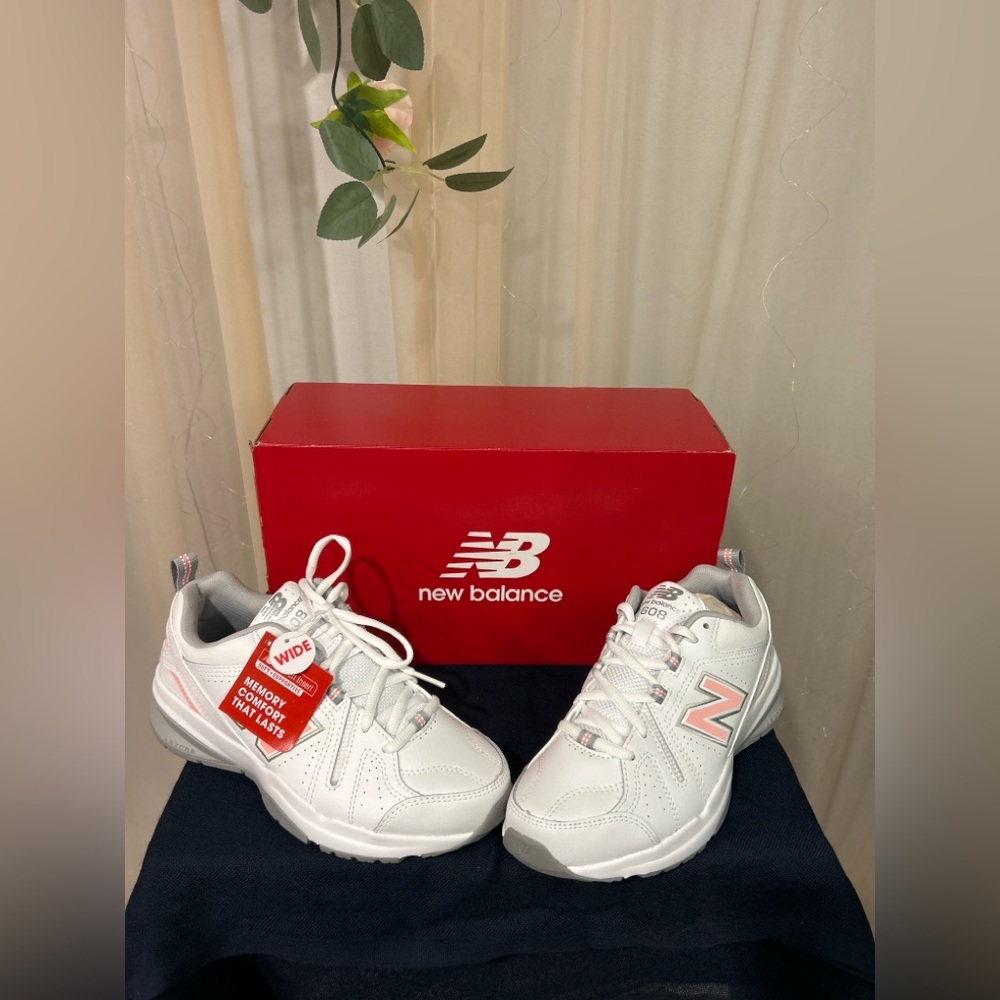 New Balance 608 V5 White Pink WIDE Training Sneakers Womens 6 WX608WP5